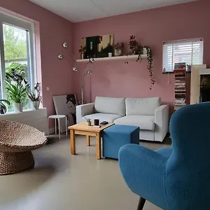  Apartment Lovely 1 Bedroom With Garden