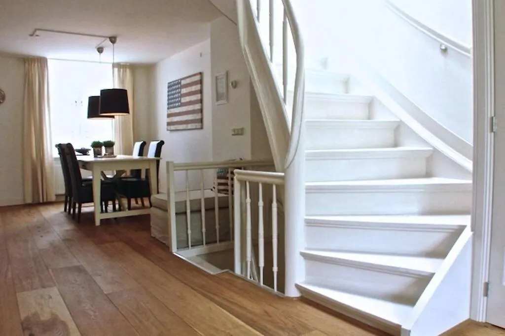 Stylish Canalhouse B Amsterdam Apartment