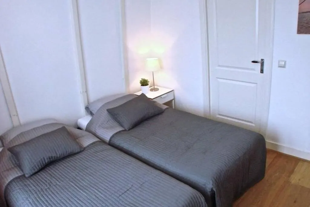 Stylish Canalhouse B Amsterdam Apartment