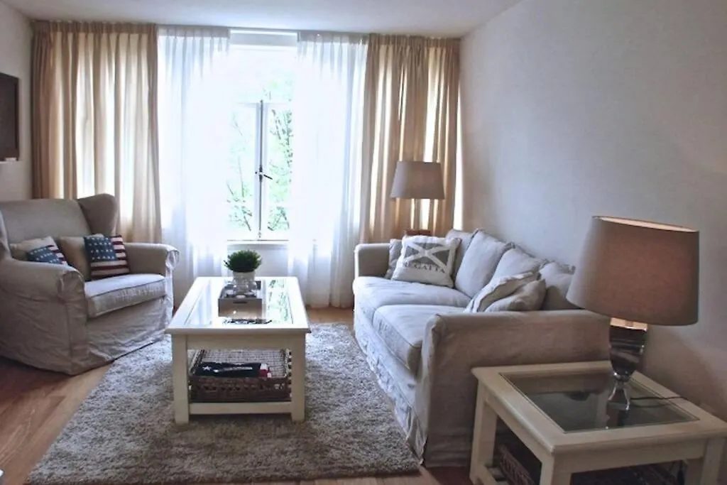 Stylish Canalhouse B Amsterdam Apartment